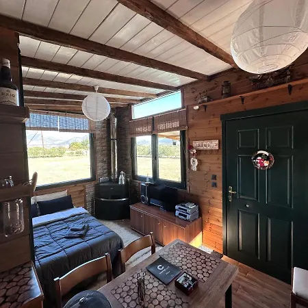 Avra Wooden House * Dráma