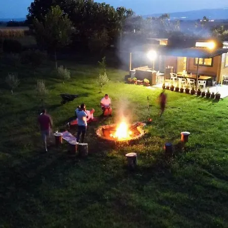 Apartamento Avra Wooden House *