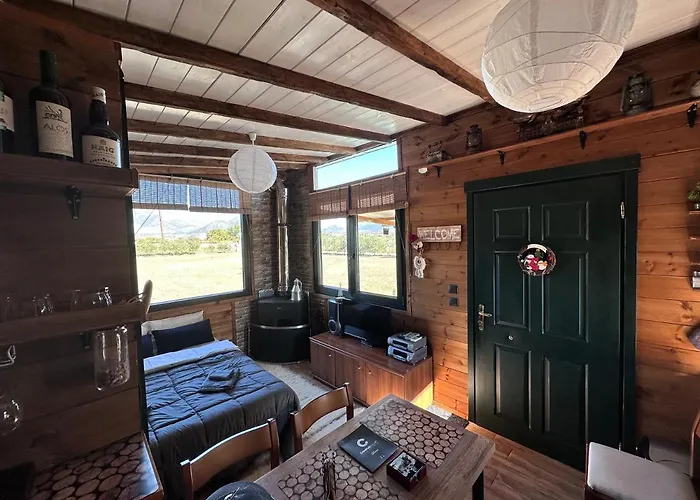 Avra Wooden House * Dráma