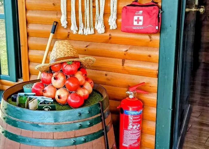 Avra Wooden House Dráma